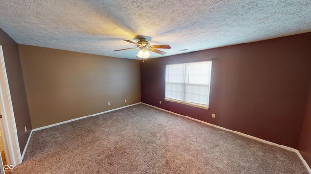 1096 Bumblebee Way, Greenfield, IN 46140