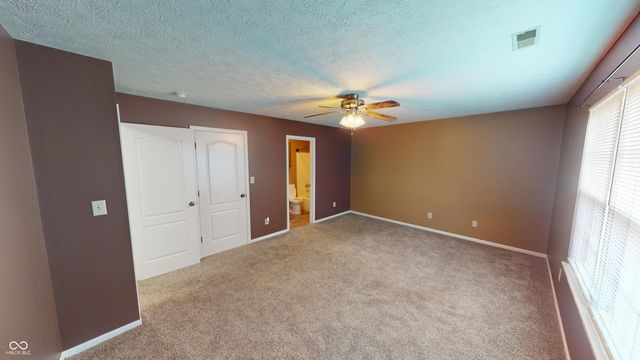 1096 Bumblebee Way, Greenfield, IN 46140