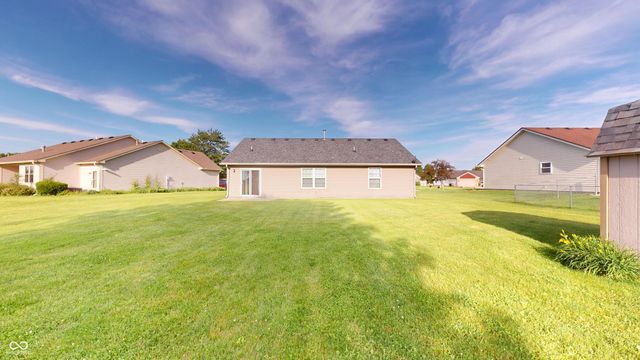 1096 Bumblebee Way, Greenfield, IN 46140
