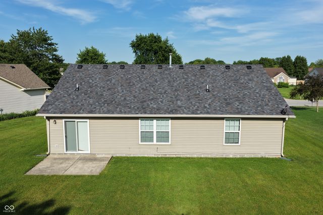 1096 Bumblebee Way, Greenfield, IN 46140