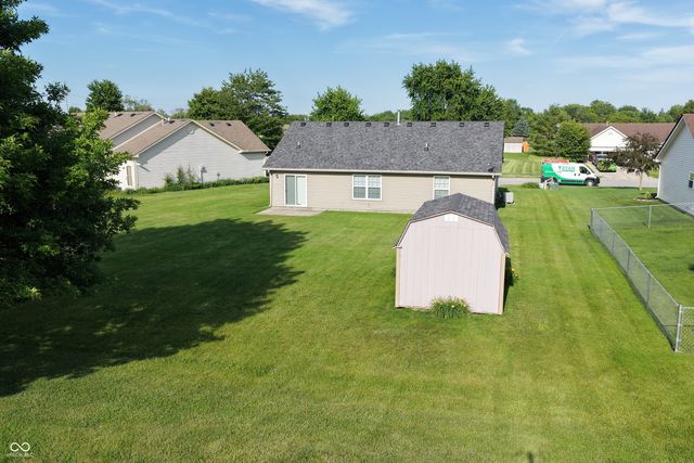 1096 Bumblebee Way, Greenfield, IN 46140