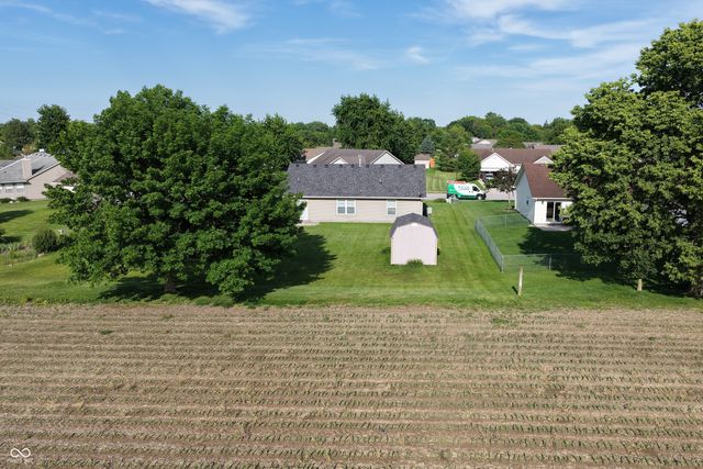 1096 Bumblebee Way, Greenfield, IN 46140
