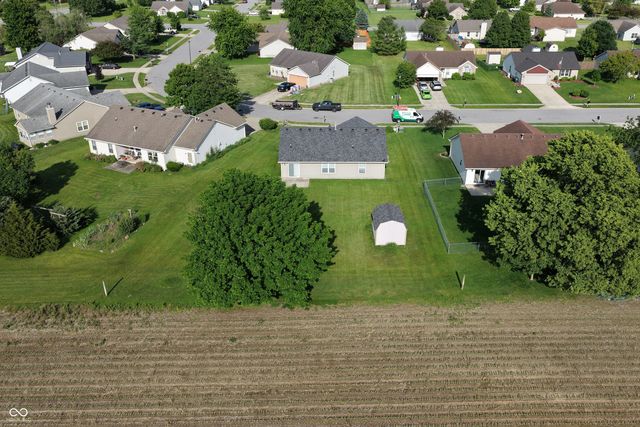 1096 Bumblebee Way, Greenfield, IN 46140