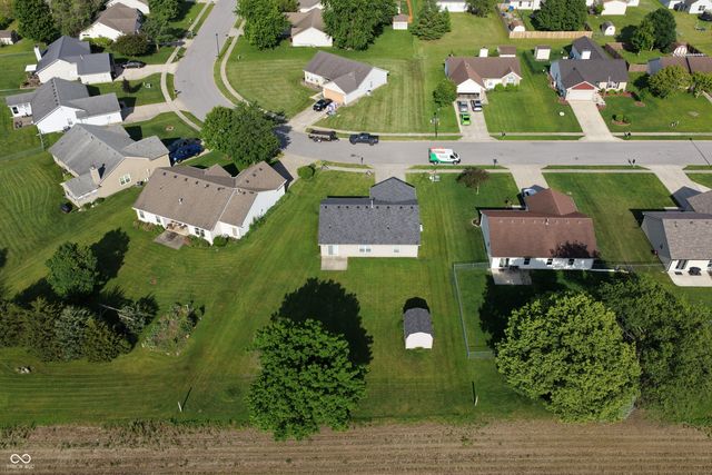 1096 Bumblebee Way, Greenfield, IN 46140