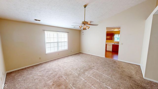 1096 Bumblebee Way, Greenfield, IN 46140