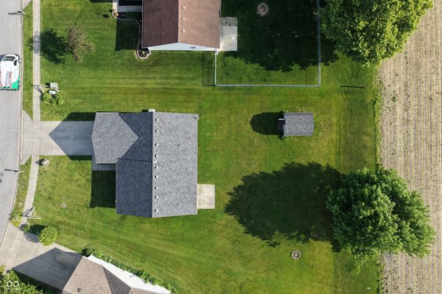 1096 Bumblebee Way, Greenfield, IN 46140