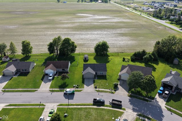 1096 Bumblebee Way, Greenfield, IN 46140