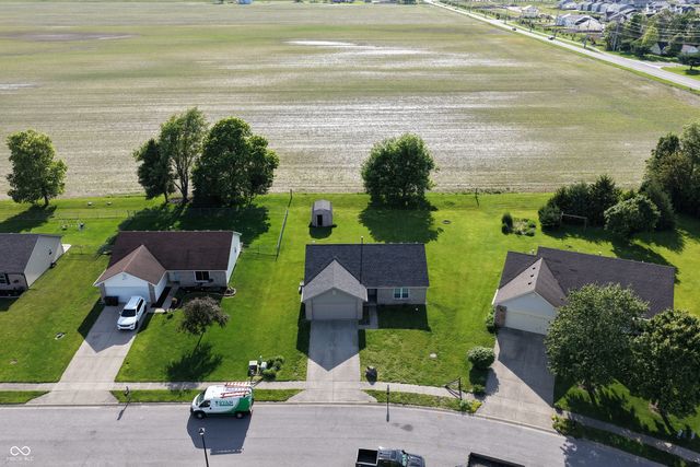 1096 Bumblebee Way, Greenfield, IN 46140