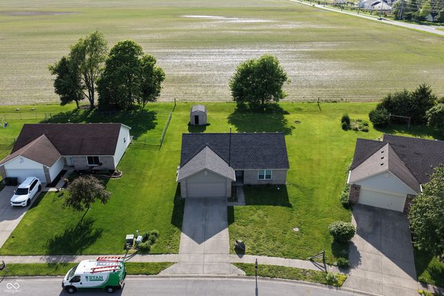 1096 Bumblebee Way, Greenfield, IN 46140