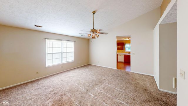 1096 Bumblebee Way, Greenfield, IN 46140