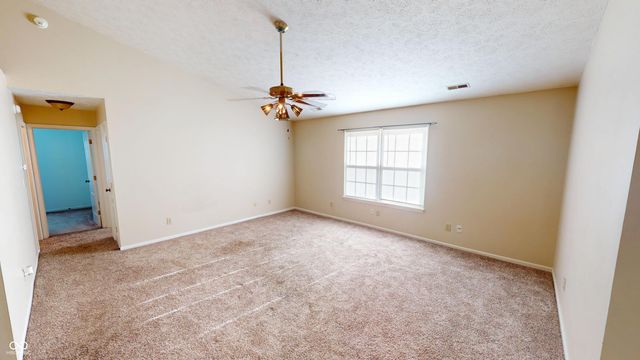 1096 Bumblebee Way, Greenfield, IN 46140