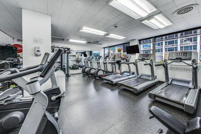 4250 N Marine Drive 2505, Chicago, IL 60613