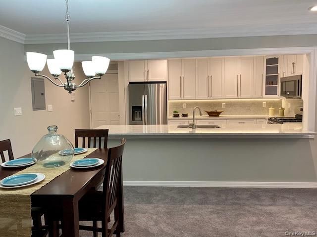 85 Westwood Drive 110, Westbury, NY 11590