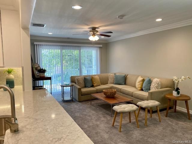 85 Westwood Drive 110, Westbury, NY 11590