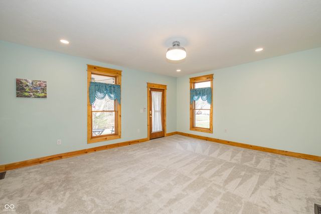 241 S Walnut Street, Jamestown, IN 46147