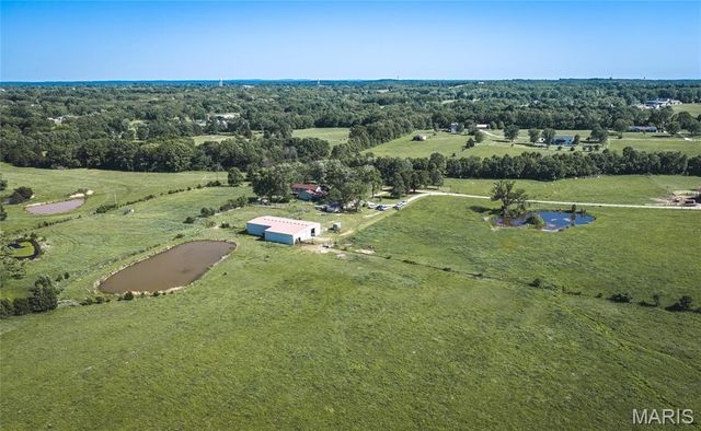 385 Woods Farm Road, Sullivan, MO 63080