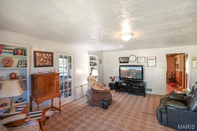 385 Woods Farm Road, Sullivan, MO 63080
