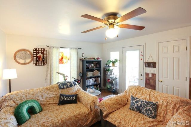 385 Woods Farm Road, Sullivan, MO 63080