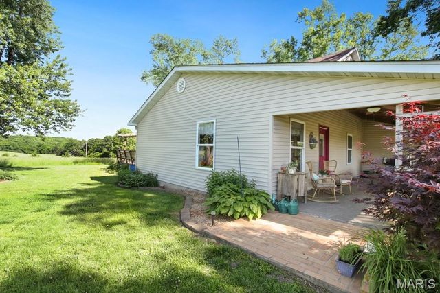 385 Woods Farm Road, Sullivan, MO 63080