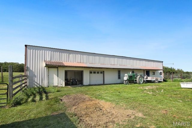 385 Woods Farm Road, Sullivan, MO 63080