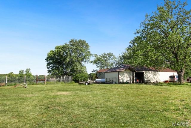 385 Woods Farm Road, Sullivan, MO 63080