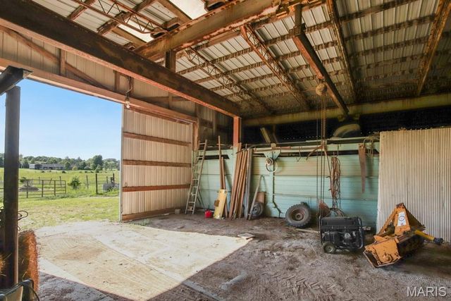 385 Woods Farm Road, Sullivan, MO 63080
