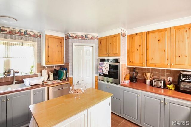 385 Woods Farm Road, Sullivan, MO 63080