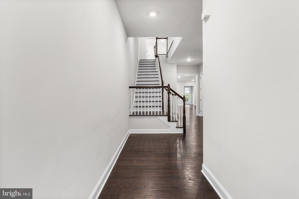38 HAMILTON DR, CRANBURY, NJ 08512 — photo 4