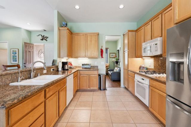 40785 Avenida Rosario, Palm Desert, CA 92260