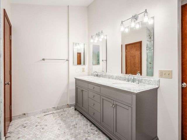 7668 Brandbury Place, Dublin, OH 43017