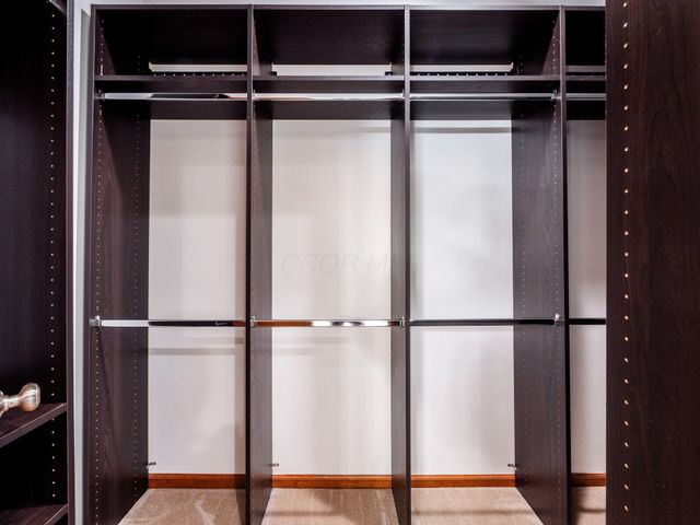 7668 Brandbury Place, Dublin, OH 43017