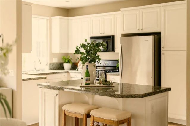 2019 Arnold Way, Fullerton, CA 92833