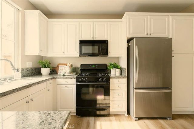 2019 Arnold Way, Fullerton, CA 92833