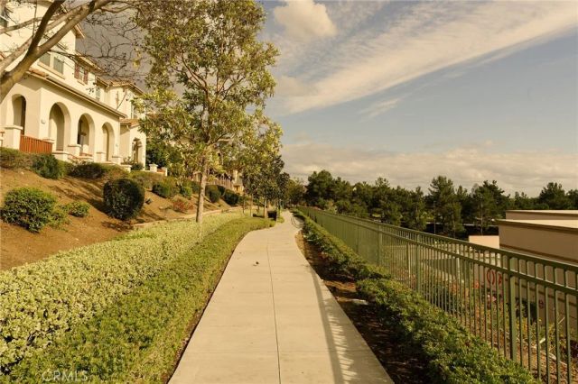 2019 Arnold Way, Fullerton, CA 92833