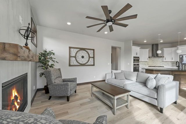 895 BLACK SWAN DRIVE, Menasha, WI 54153