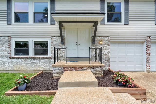 5817 Dove Meadow Court, Unincorporated, MO 63129