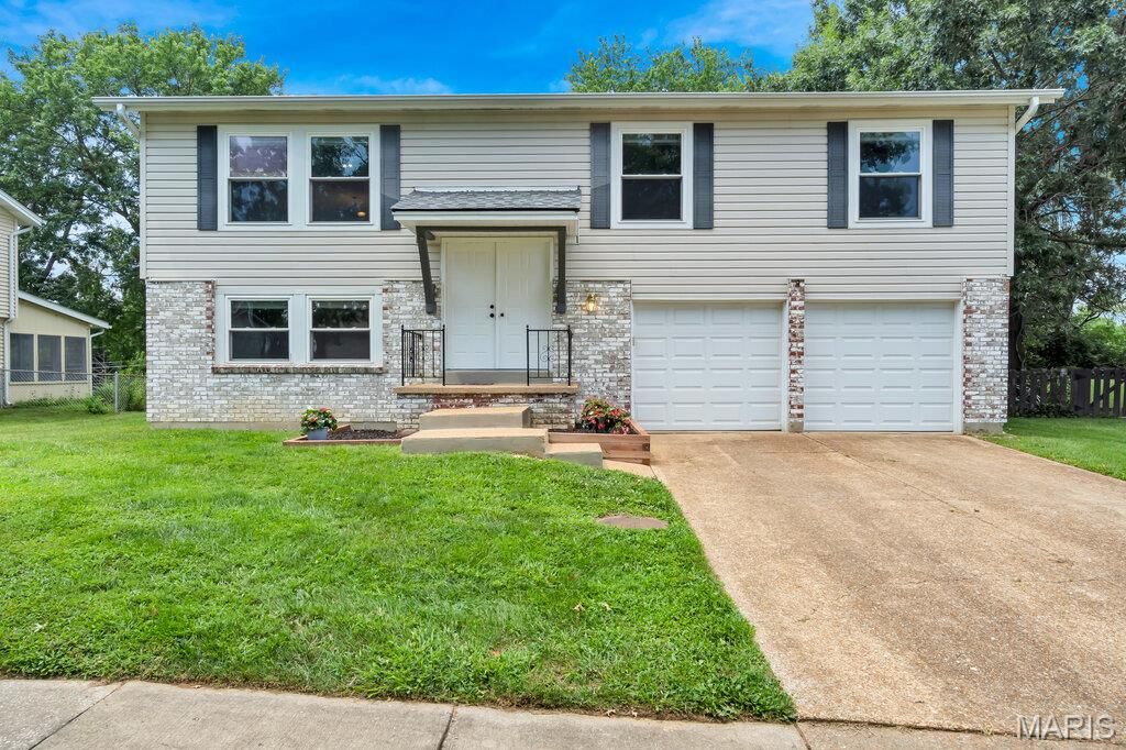 5817 Dove Meadow Court, Unincorporated, MO 63129