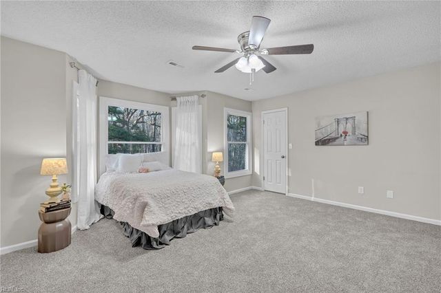 3217 Radcliffe LN, Chesapeake, VA 23321