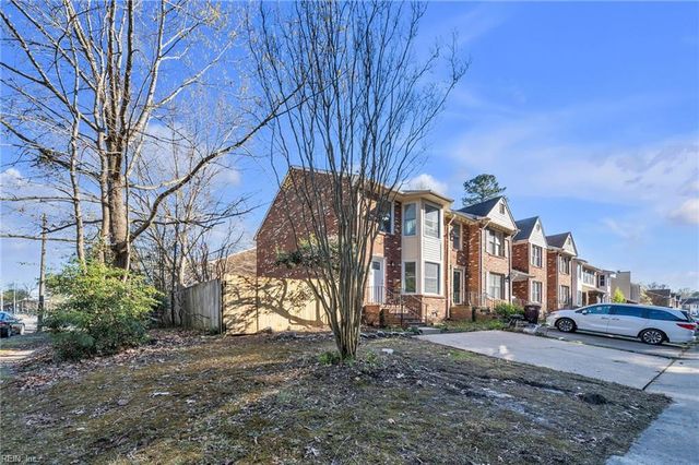 3217 Radcliffe LN, Chesapeake, VA 23321