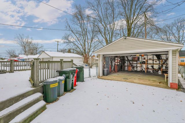 25183 Cole Street, Roseville, MI 48066