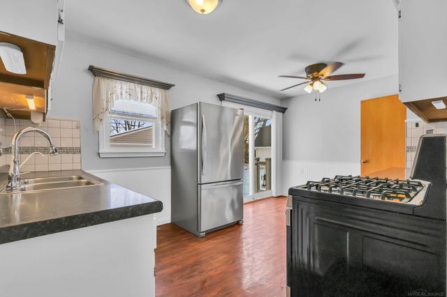 25183 Cole Street, Roseville, MI 48066