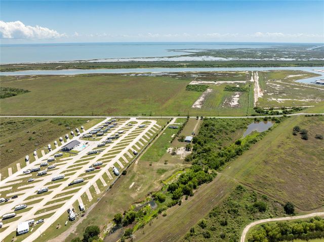 399 S Gulf Rd, Matagorda, TX 77457