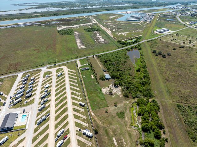 399 S Gulf Rd, Matagorda, TX 77457