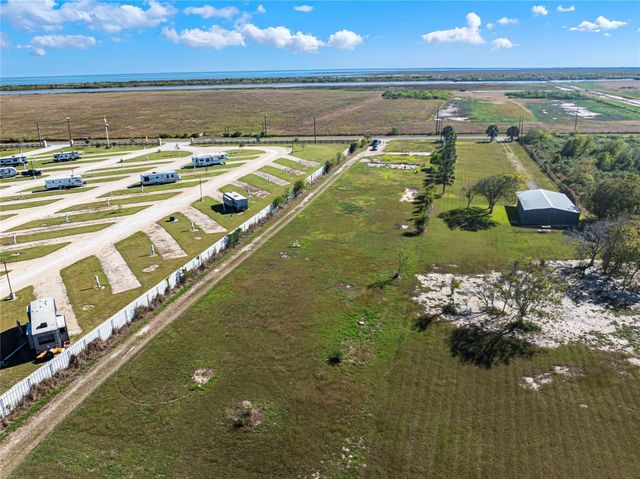 399 S Gulf Rd, Matagorda, TX 77457