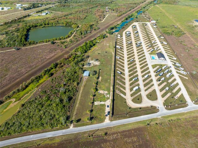 399 S Gulf Rd, Matagorda, TX 77457