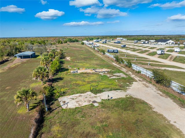 399 S Gulf Rd, Matagorda, TX 77457