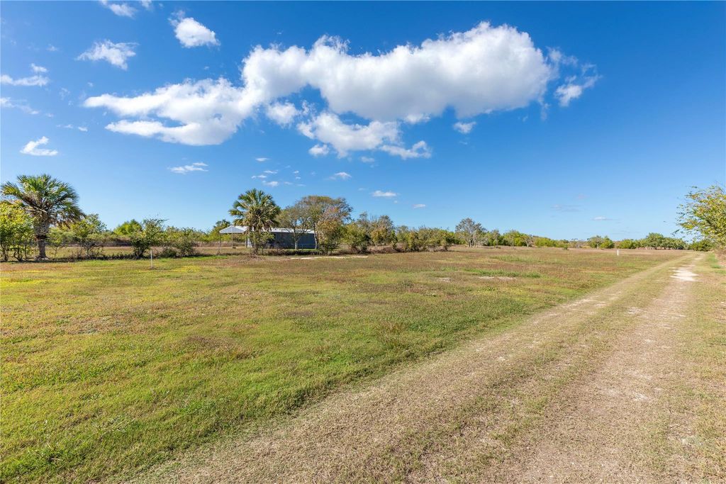 399 S Gulf Rd, Matagorda, TX 77457
