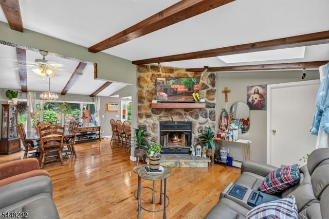 102 Meadow Rd, Hampton Twp., NJ 07860
