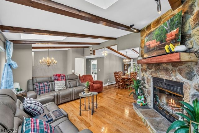 102 Meadow Rd, Hampton Twp., NJ 07860