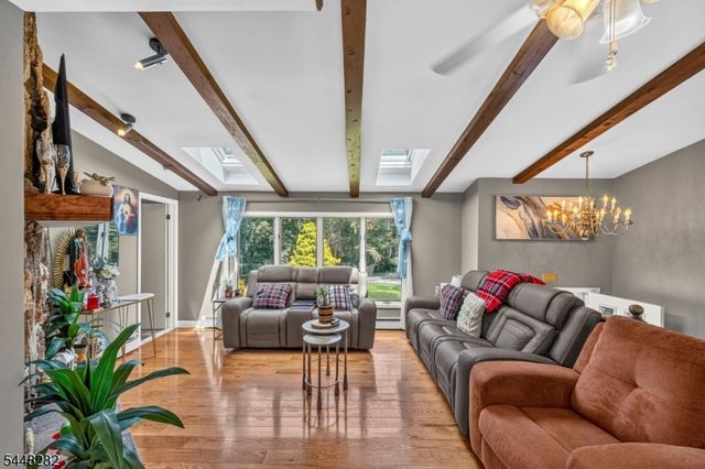 102 Meadow Rd, Hampton Twp., NJ 07860